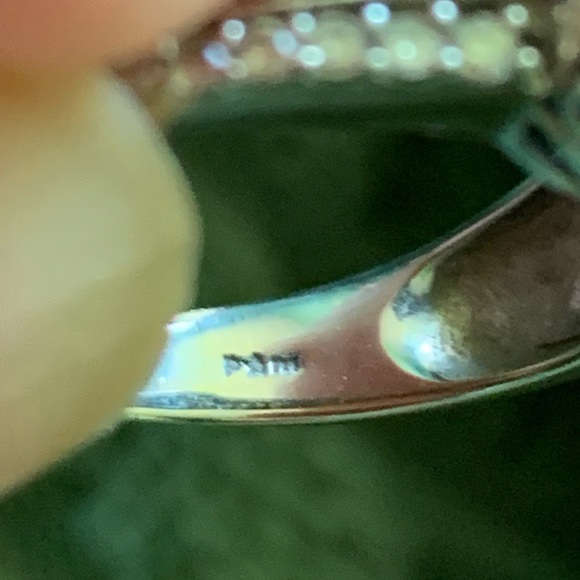 14 KT WHITE GOLD SAPPHIRE & DIAMOND RING - Picture 8 of 8